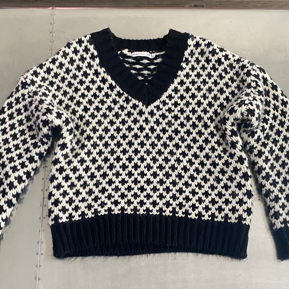 Altar’d State Sweater Size S
